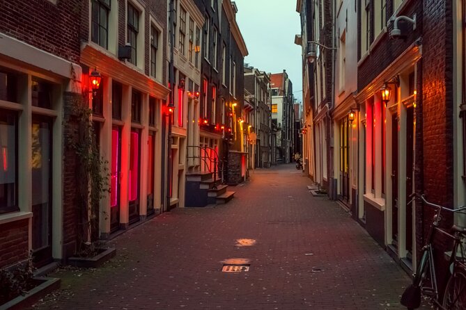 Amsterdam Outdoor Escape Game: The Haunting Stories