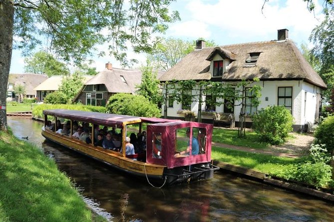 Cruise Giethoorn - Tour Highlights in Giethoorn