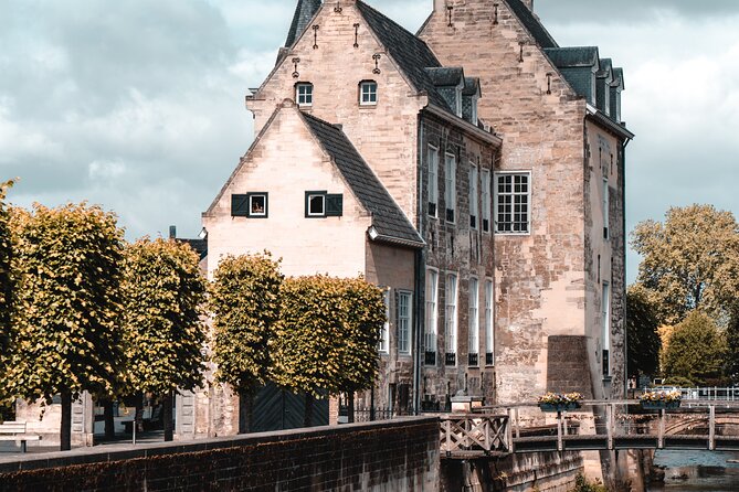 E-Scavenger Hunt Valkenburg: Explore the City at Your Own Pace - Tour Duration and Group Size
