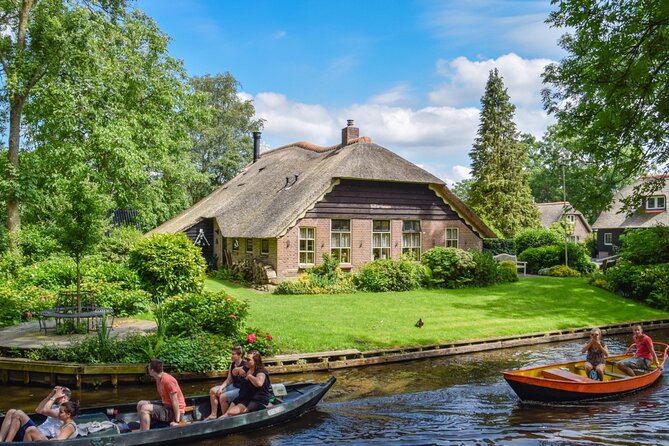 Giethoorn Small-Group Tour With Cruise and Lunch From Amsterdam