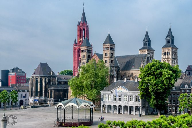 Maastricht Experience With a Local Photographer - Meeting and Pickup Details
