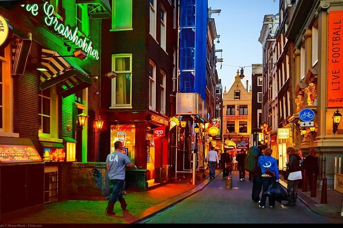 Private Amsterdam Red Light District and Food Tour - Accessibility and Expectations