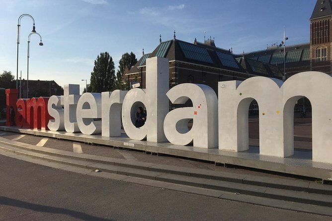 Private Taxi Transfer From a Hotel in Amsterdam to the Cruise Port in Amsterdam