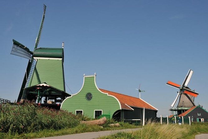 Zaanse Schans Windmills-Volendam-Giethoorn Private Tour in Jaguar