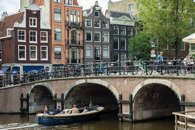 Amsterdam: Cultural Walking Tour in English or German - Tour Experience