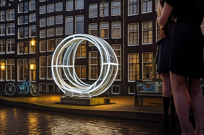 Amsterdam Light Festival Christmas Tour With Drinks and Snacks - Traveler Capacity and Guidelines