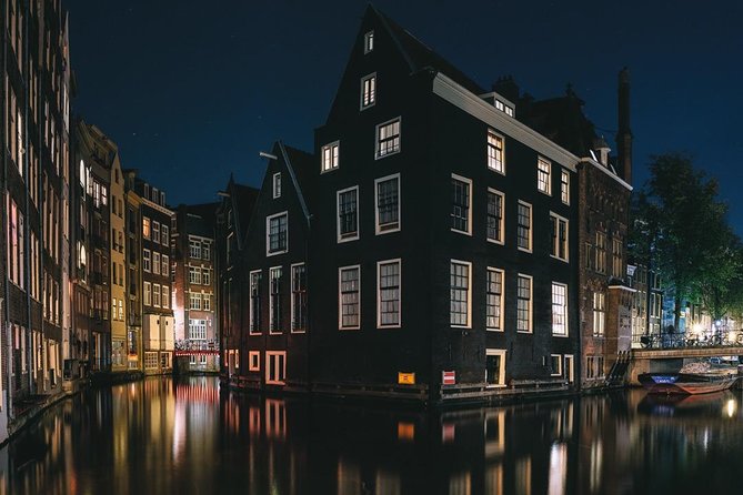 Amsterdam Night Photography Workshop With a Professional - Expectations and Accessibility