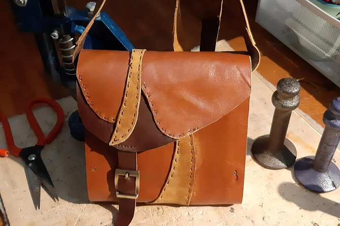 Genuine Leather Tote Bag Workshop in Leiden - Participant Requirements