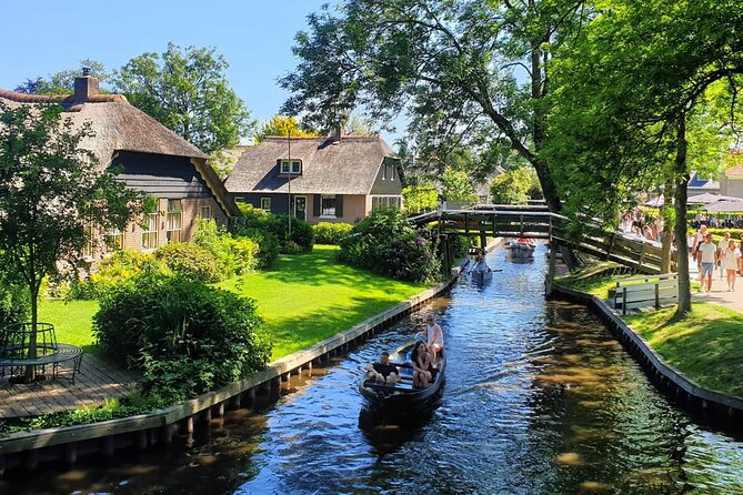 Giethoorn and Zaanse Schans Trip From Amsterdam With Small Boat - Logistics and Expectations