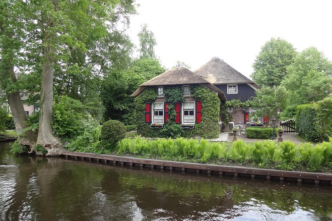 Giethoorn Day Trip From Amsterdam With 1-Hour Boat Tour - Lunch Options and Free Time