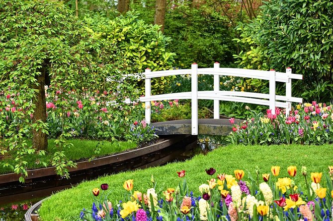 Tour to Giethoorn and Keukenhof Tulip Fields From Amsterdam - Keukenhof Gardens: A Floral Paradise