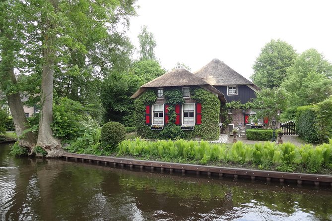 Giethoorn and Zaanse Schans Trip From Amsterdam With Small Boat - Feedback and Improvements