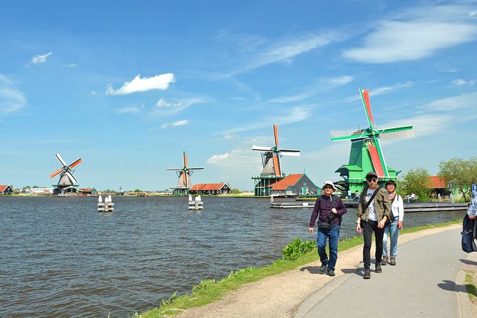 Keukenhof, Flower Fields, Volendam and Zaanse Schans Small-Group Tour - Visitor Experience