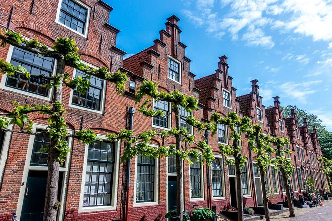 90 Minutes Self-Guided Walking Tour and Escape Room in Haarlem - Cancellation Policy