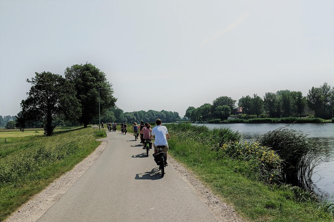 Countryside Bike Tour From Amsterdam: Windmills and Dutch Cheese - Dutch Delights: Cheese and Clogs
