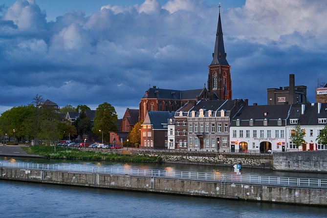 Maastricht Experience With a Local Photographer - Helpful Directions