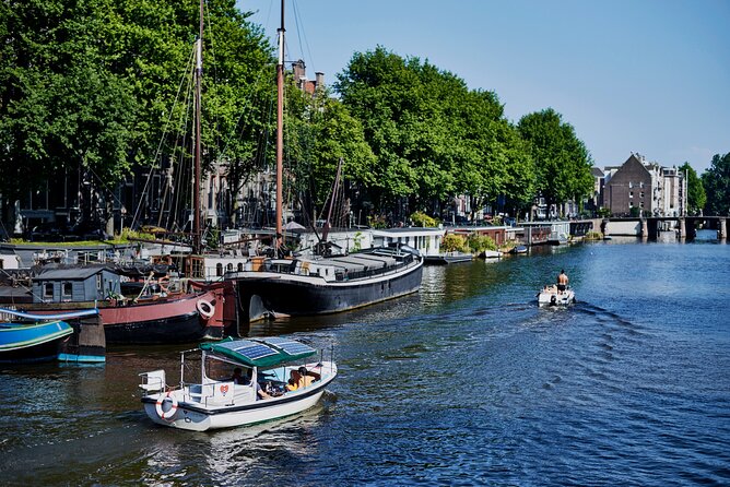 Private Family Tour Through the Small Canals of Amsterdam - Accessibility and Amenities
