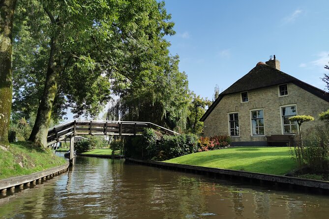 Zaanse Schans and Giethoorn Small-Group Tour With Hotel Pick up - Expert Tour Guides