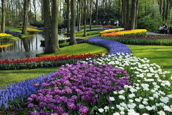 Keukenhof Ticket With Roundtrip Shuttle Bus From Amsterdam - Garden Overview and Size