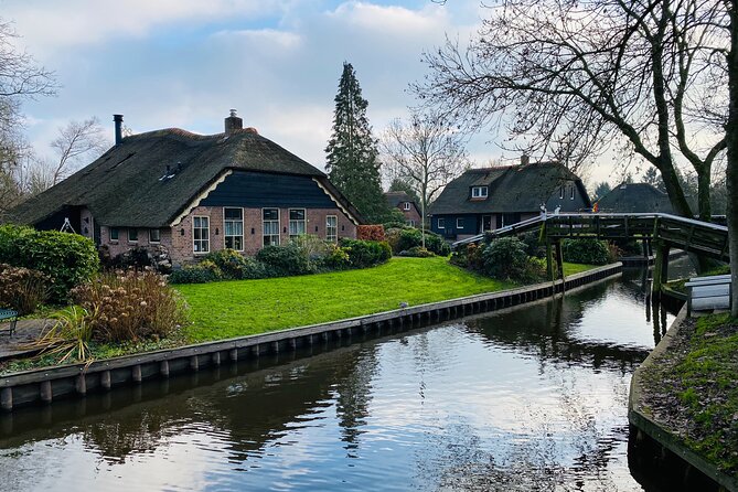 Zaanse Schans and Giethoorn Small-Group Tour With Hotel Pick up - Hotel Pick-up Details