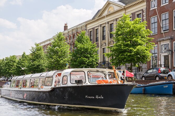 Haarlem: 50 Minutes Boat Cruise - Just The Basics