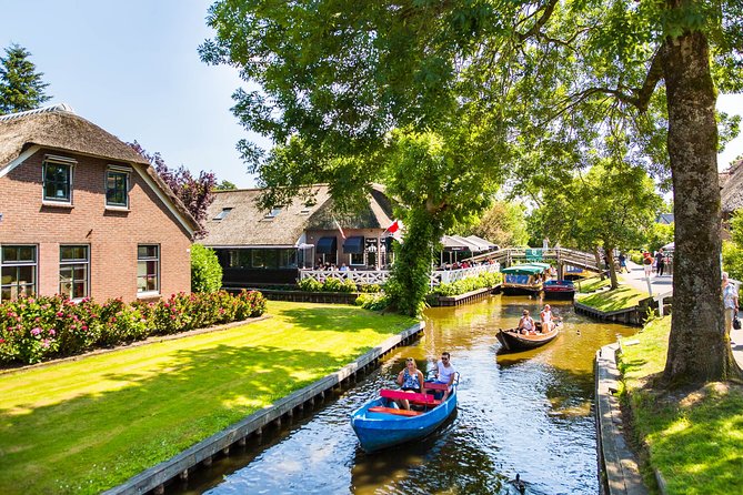 Giethoorn and Afsluitdijk Day Trip From Amsterdam With Boat Trip - Tips for an Enjoyable Trip