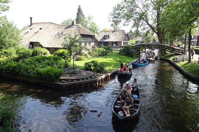 Giethoorn Day Trip From Amsterdam With 1-Hour Boat Tour - Tour Guides and Reviews