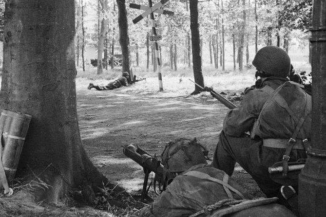Arnhem 1944 Battlefield Private Tour: Transfers From Randstad  - Leiden - Just The Basics