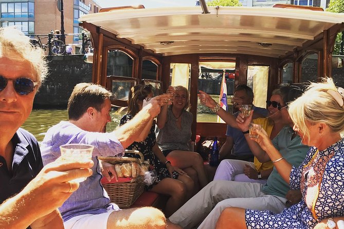 Cultural Tour in French With an Aperitif on a Historic Boat - Just The Basics