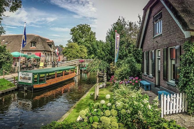 Giethoorn and Batavia Stad Fashion Outlet Private Tour From Amsterdam - Just The Basics