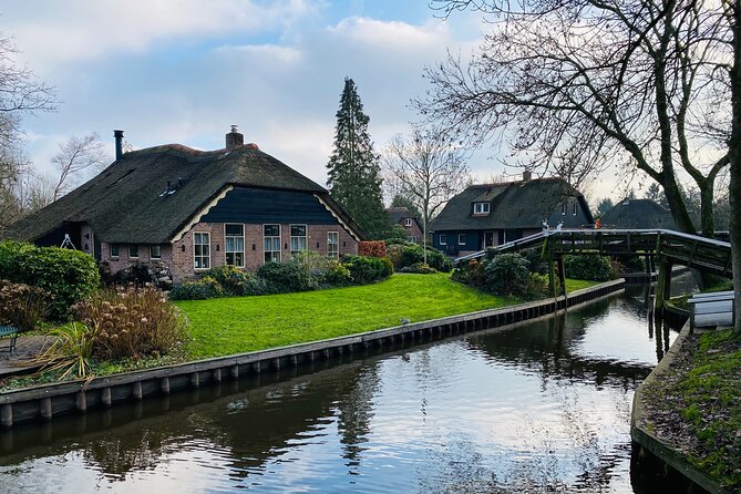 Giethoorn and Zaanse Schans Day Tour Small Group Incl. Boat Ride - Tour Highlights