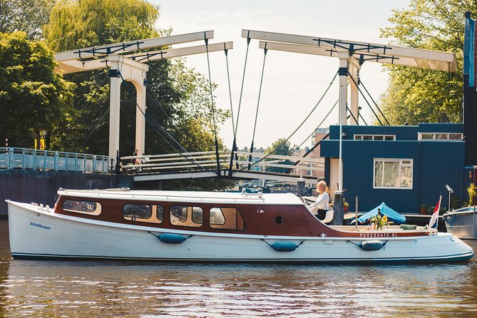 The Ultimate Amsterdam Canal Cruise - 2hr - Small Group With Drinks & Snacks - Just The Basics